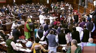 Cong members protest in LS over Karnataka crisis