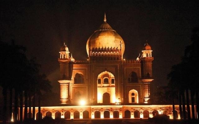 Safdarjung Tomb gets 'architectural illumination'