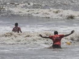 Two drown in sea off Mumbai's Juhu beach