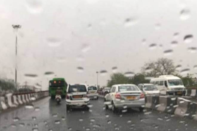 Light rains in Delhi raise humidity levels