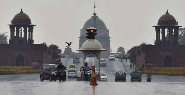 Warm Sunday in Delhi, chances of rain on Monday