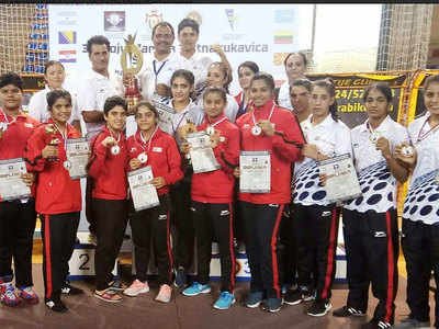 Junior women boxers claim 12 medals at Serbian tourney