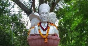 DUSU removes busts of Savarkar, others from campus