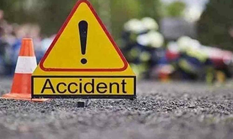 2 killed as two-wheeler rams into tree: Police