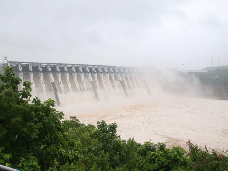PM urges people to visit Sardar Sarovar Dam