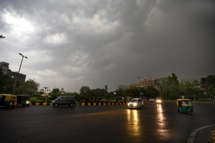 Sultry weather in Delhi