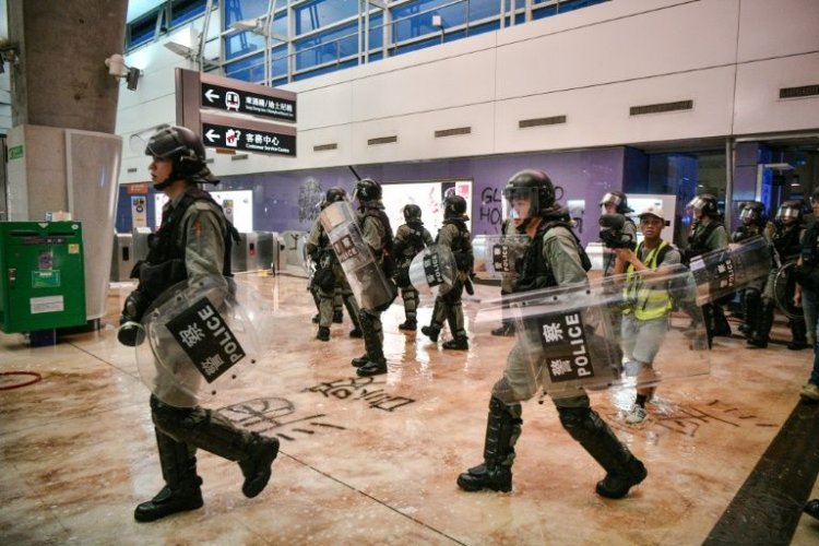 Flights cancelled after Hong Kong protesters target airport