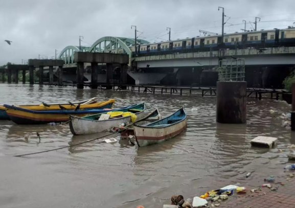 Mithi river flooding added to woes of Mumbaikars