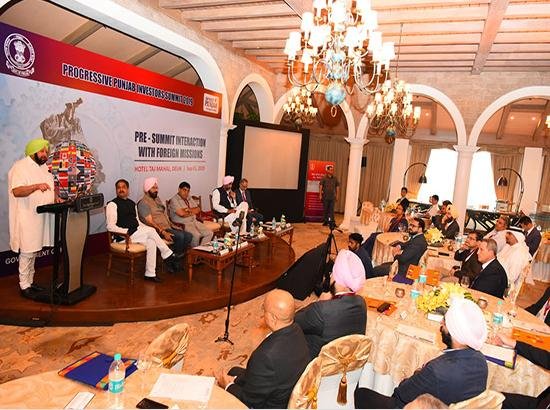 Amarinder meets ambassadors, asks for invest in Punjab