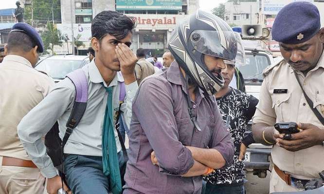 Bihar police makes bikers buy helmets, get insurance renewed