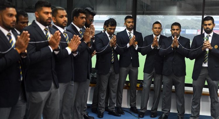 Sri Lanka squad leave for Pakistan despite security concerns