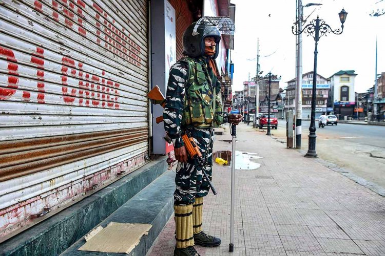 Day 53: Normal life remains crippled in Kashmir
