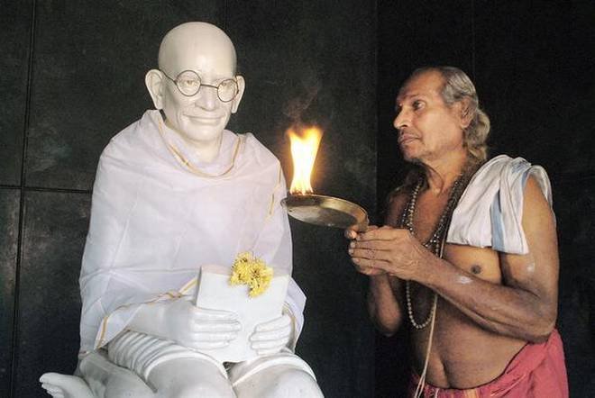 Mahatma Gandhi Worshiped in A Karnataka Temple