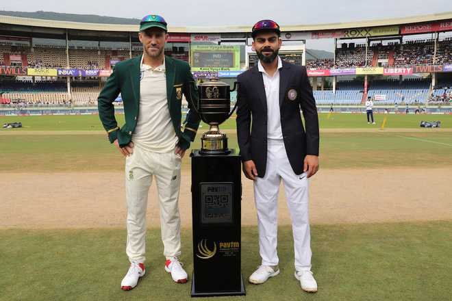 1st Test: India win toss, elect to bat