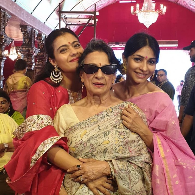 Kajol shared the images on social media after she attended the first day of shoshti pooja with her mother Tanuja and Sister Tanisha Mukherjee!