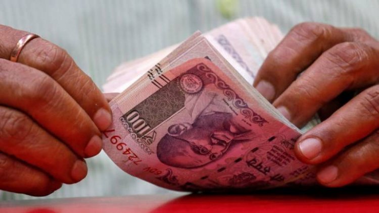 Rupee slips 10 paise to 71.33 against USD in early trade
