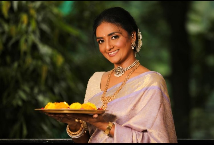 Actress Shanthipriya embraces the Indian festivity in her traditional best