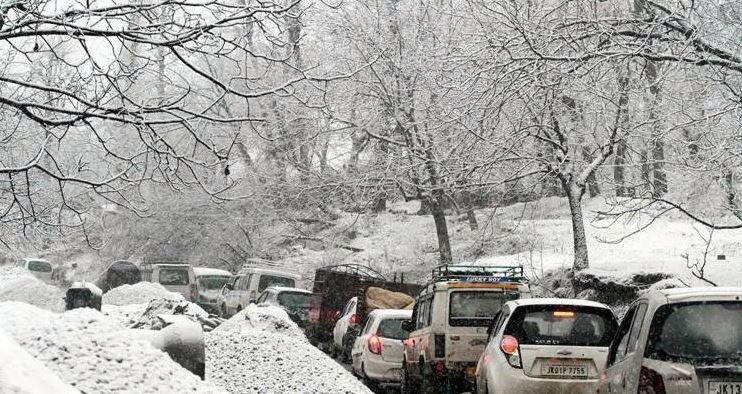 Moderate to heavy snowfall in J-K, Ladakh likely
