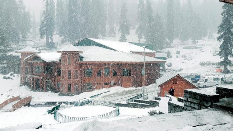 Fresh snowfall in parts of Kashmir