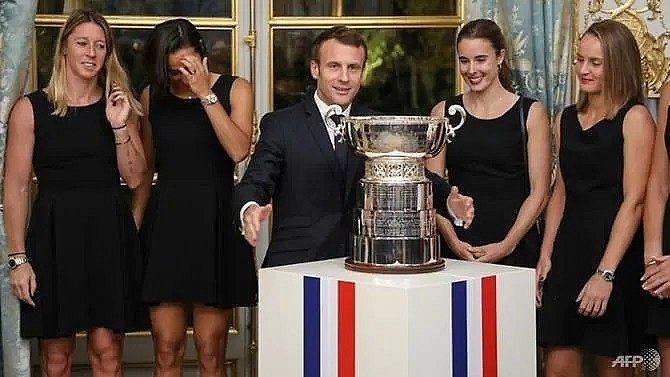 Prez Macron hosts Fed Cup winners at Elysee Palace