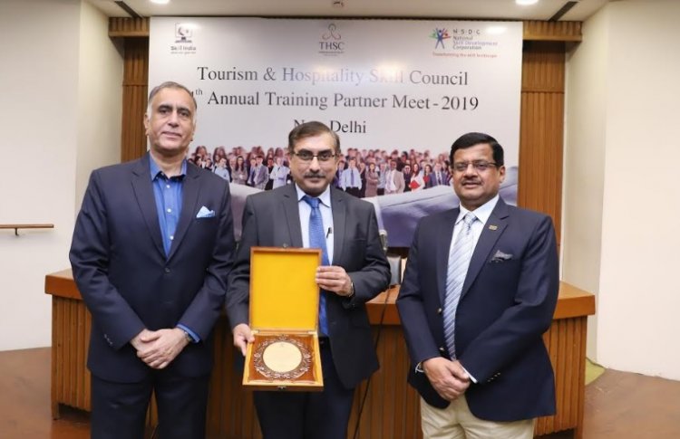 Frankfinn Institute Receives the Award for the "Best Training Partner 2018-19 for Non-Govt. Funded Trainings" Second Time in a Row, at the Tourism & Hospitality Skill Council – Program Training Partner Meet