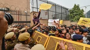 JNU students' protest over fee hike brings city to halt