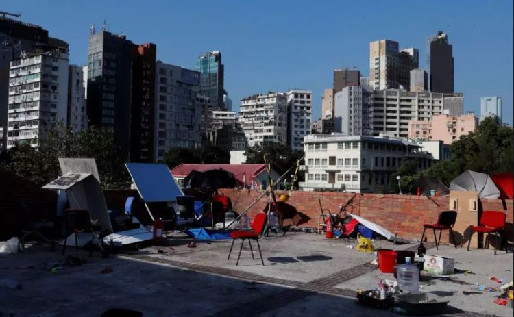 Hong Kong campus stalemate persists as US bill sets up China clash