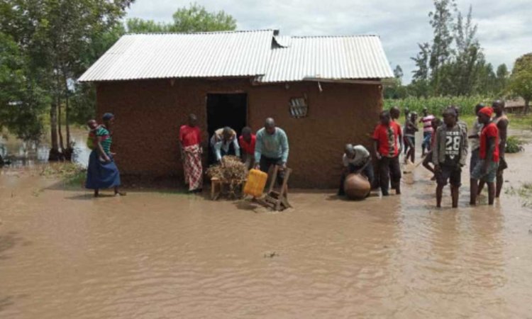 Heavy rains in Kenya cause flooding, mudslides that kill 17