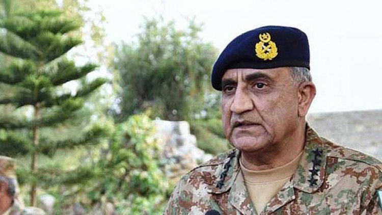 Pak SC suspends notification on Army chief Bajwa's tenure extension