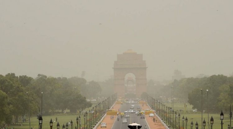 Delhi's air quality improves to moderate category, AQI drops to 158