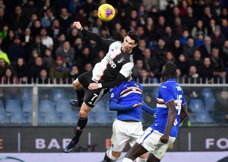 Ronaldo scores soaring header as Juventus beats Samp 2-1