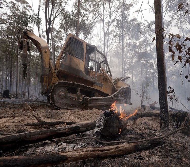 Australian 'megablaze' brought under control