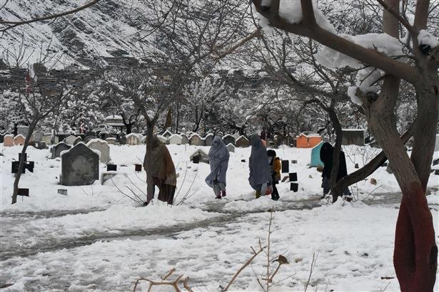 Heavy snowfall, rain claim 35 lives in Pakistan