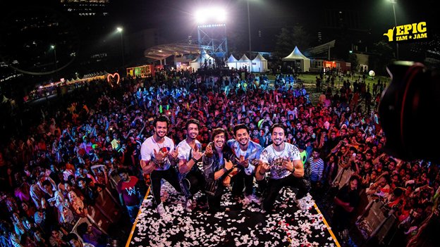 Epic Fam Jam Witnessed Internet Superstars Meeting Thousands Of Superfans At One Big Celebration