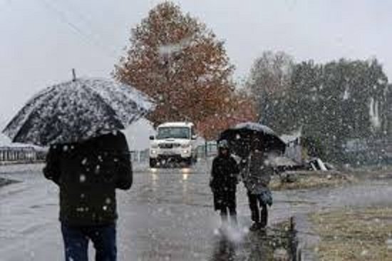 Fresh snowfall, rains in Jammu
