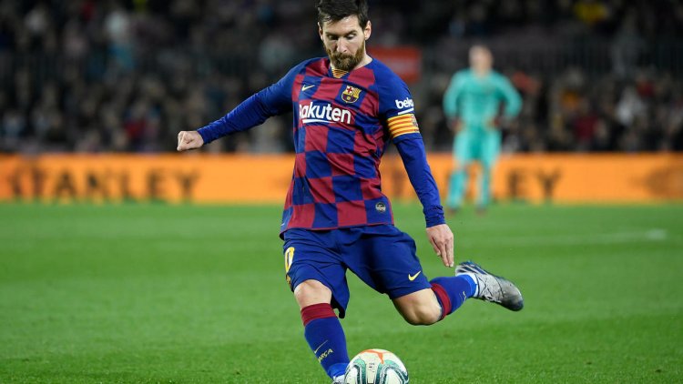 Messi demands Abidal name names after dressing room criticism