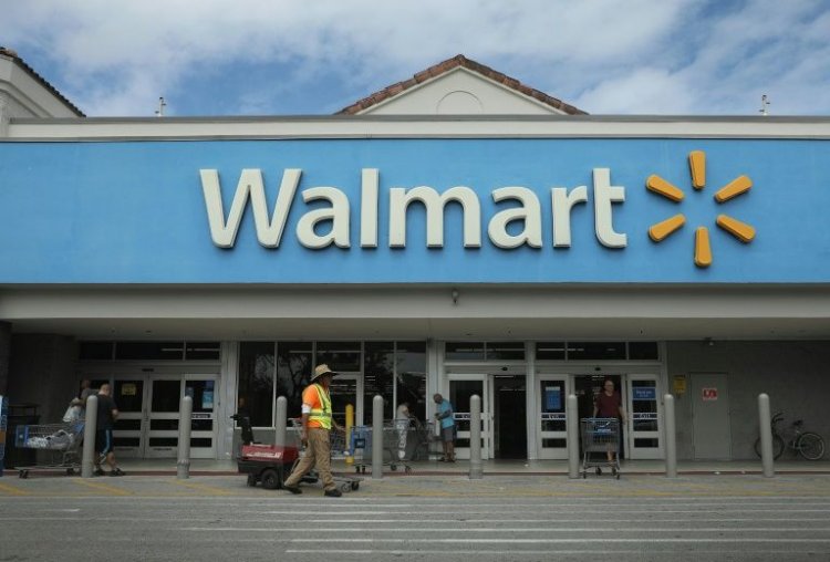 Walmart to hire 150,000 workers as virus spreads in US
