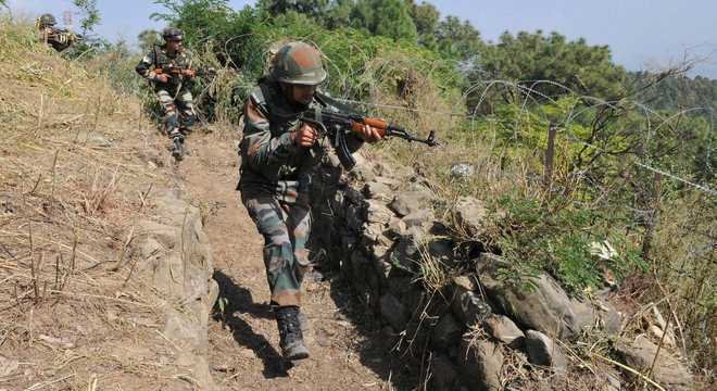 J&K: Pak violates ceasefire along LoC in Uri