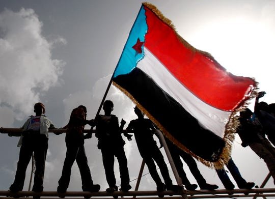 Yemen's southern separatists claim sole control of Aden