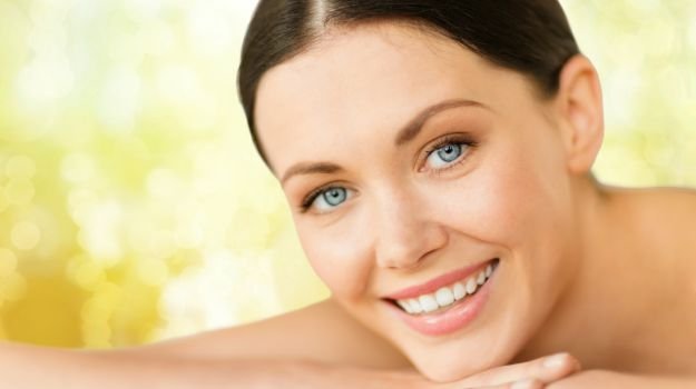 Tips To Maintain Glowing Skin While Staying At Home