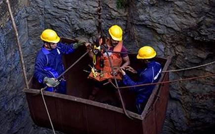 FM unveils reforms in mineral mining sector