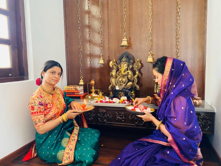 Rangoli writes an emotional post as Kangana wears her old Saree at her Grih Pravesh