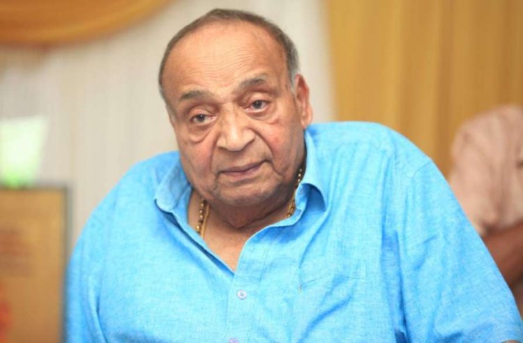 Deve Gowda mourns Veerendra Kumar's death