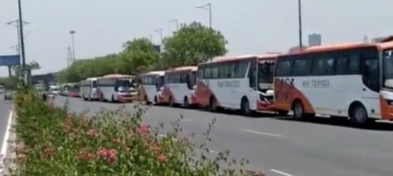 Flag off  of 10 Buses for Migrants to UP