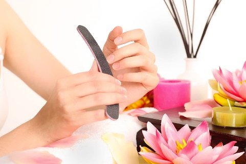 Shoppers Stop brings you trendy at-home nail art DIY tips this Nail Polish Day