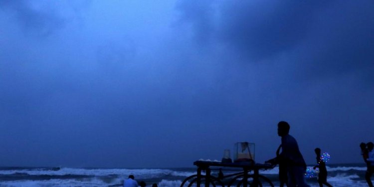 Gujarat braces for cyclone, deploys 10 NDRF teams