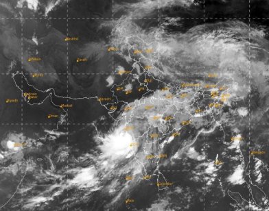 Mumbai on tenterhooks as cyclone Nisarga approaches