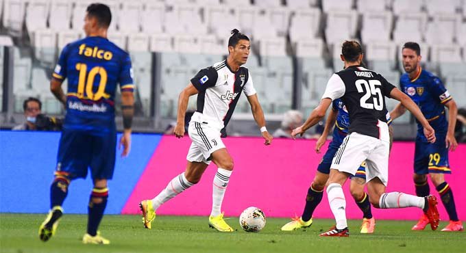 Ronaldo back in form as Juventus beats 10-man Lecce 4-0