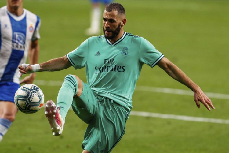 Brilliant Benzema helps Madrid go 2 points clear of Barca