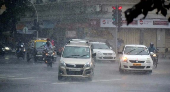 Rains continue in Mumbai, North Konkan